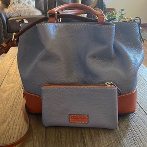 Like new Dooney&Bourke Bag, comes with pouch